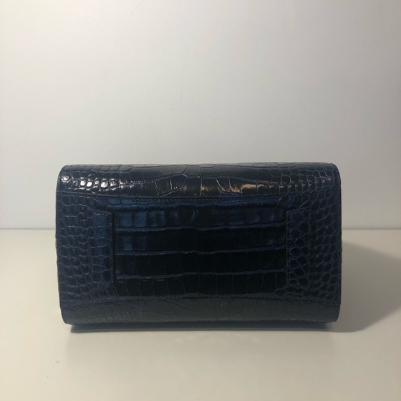 Givenchy Small Antigona Croc Embossed Purse - Picture 15 of 16